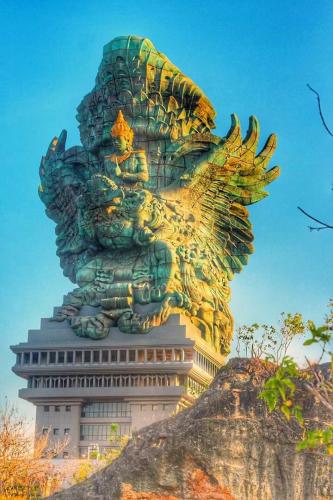 Garuda-wisnu-kencana 
