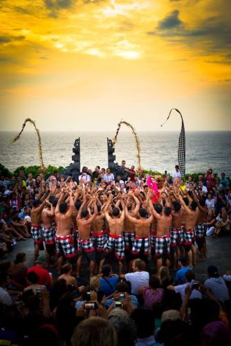 Tari-Kecak-Bali